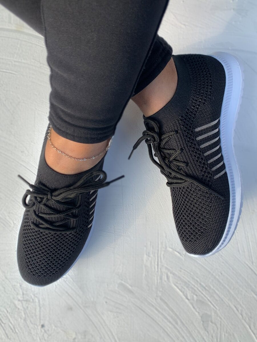 Women Breathable Lace-Up Front Running Shoes