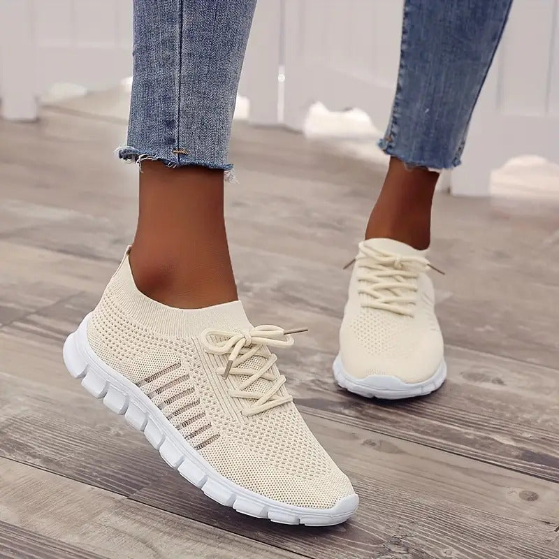 Large size outdoor lightweight breathable running shoes for women