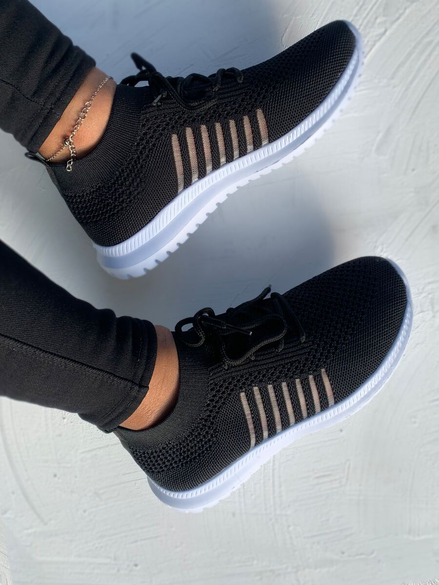 Women Breathable Lace-Up Front Running Shoes