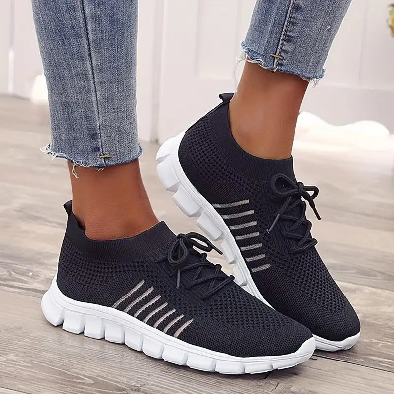 Large size outdoor lightweight breathable running shoes for women
