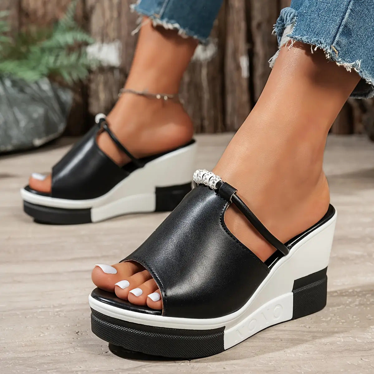 Women's Casual Black and White Wedge Sandals